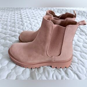 Soda Women's tan/brown Chelsea boot
